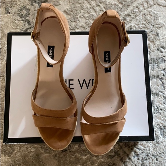 Nine West wedges 8.5 - Picture 2 of 4